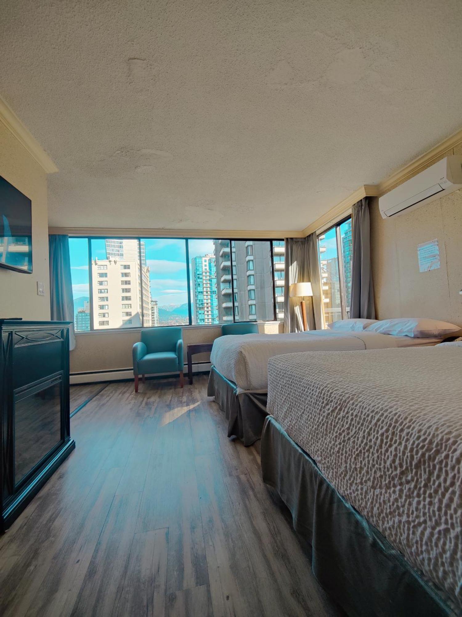 Divya Sutra Suites On Robson Downtown แวนคูเวอร์ ภายนอก รูปภาพ